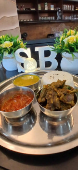 Spicy Lamb Curry with Rice or Roti